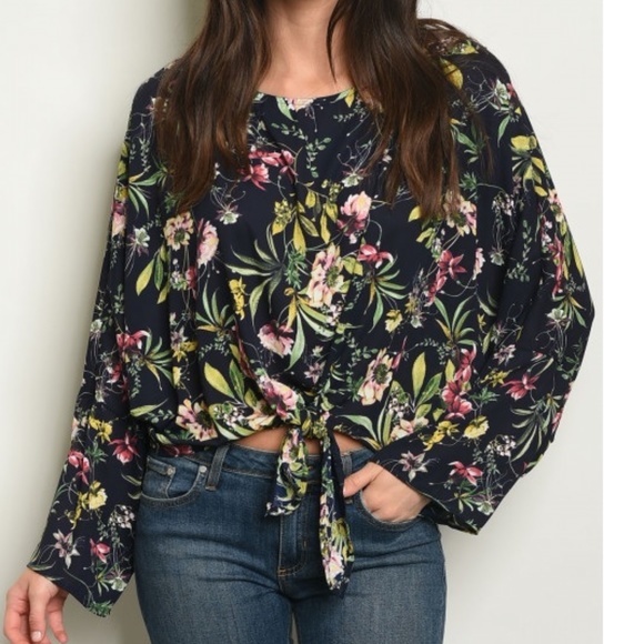 Peach Love California Tops - NWOT Tropical Floral Print Tie Front Top Small